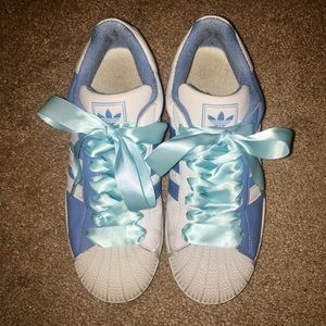 Old School Color Block Adidas.